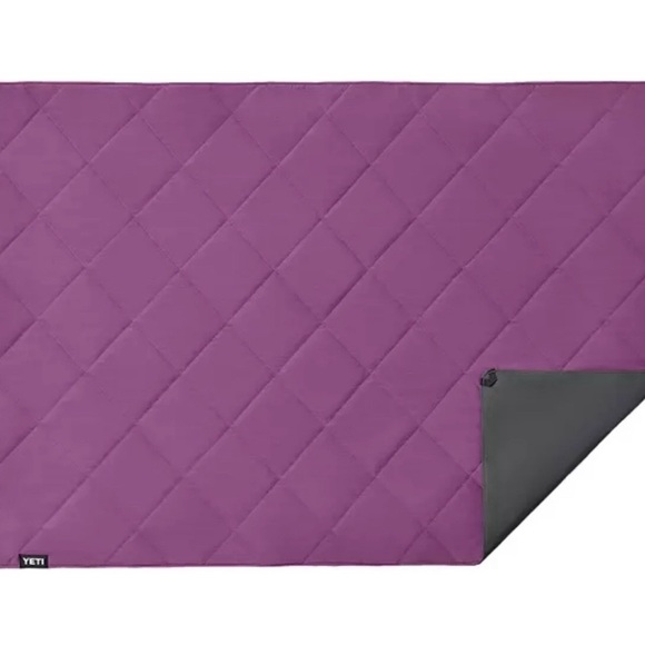 YETI Lowlands Blanket, Multi-Use Blanket with Travel Bag purple brand New - Picture 2 of 7